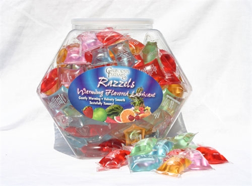 2d210fea2d8bf4b696b68d616d62b499 Razzels Warming Lubricant - 100 Pillow Fishbowl - Assorted Flavors - Image 1